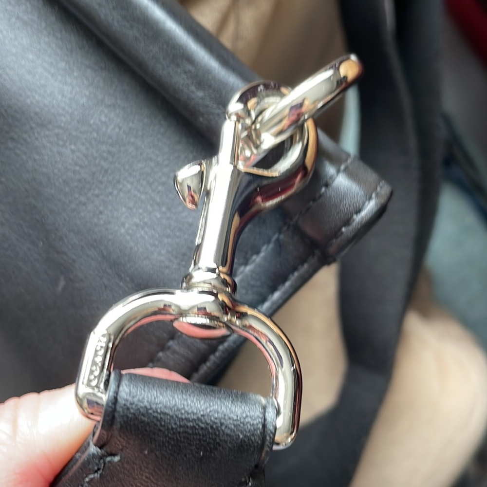 Leather briefcase with compartments - Picture 13 of 13